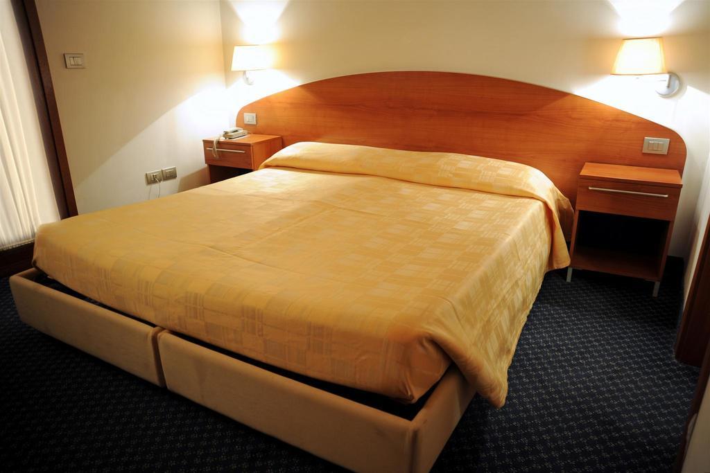 Hotel Vittoria San Giórgio di Nogaro 部屋 写真